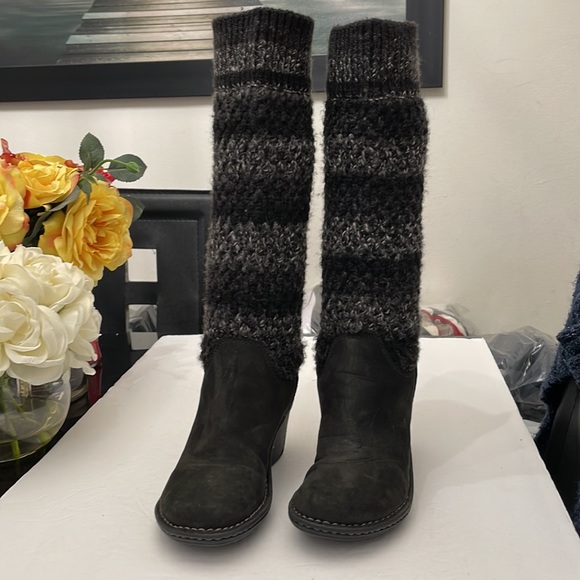 UGG WINTER WEDGED KNIT BOOTS WOMENS SIZE 6 - Picture 2 of 14